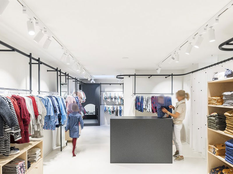 《FILOU&FRIENDS》童裝店裝修設計風